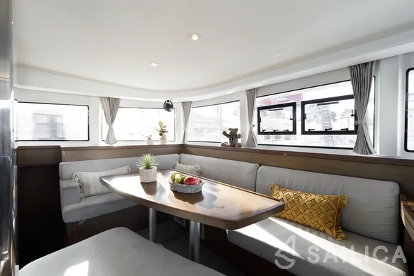 Lagoon 42 - Yacht Charter Sailica