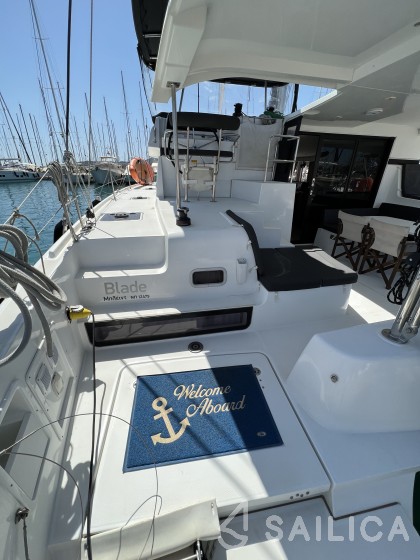 Lagoon 42 - Yacht Charter Sailica
