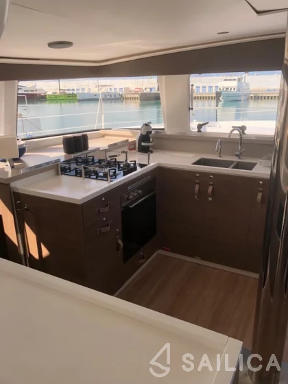 Bali 4.4 - Yacht Charter Sailica