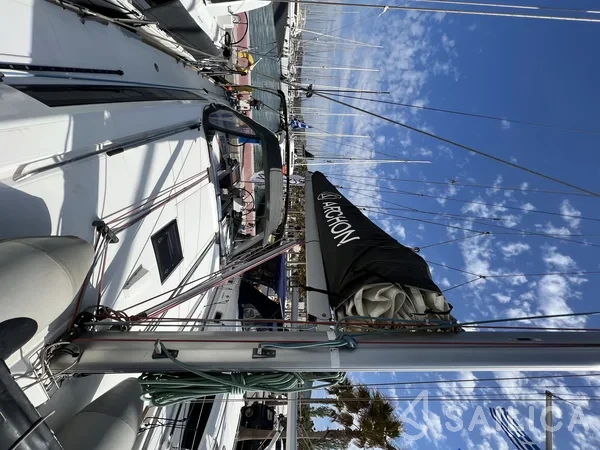Oceanis 45 - Yacht Charter Sailica