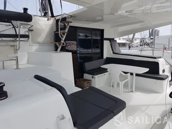 Lagoon 42 - Yacht Charter Sailica
