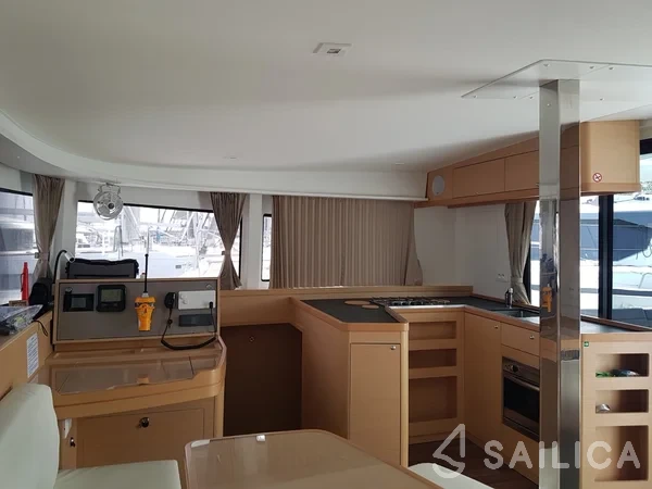 Lagoon 42 - Yacht Charter Sailica