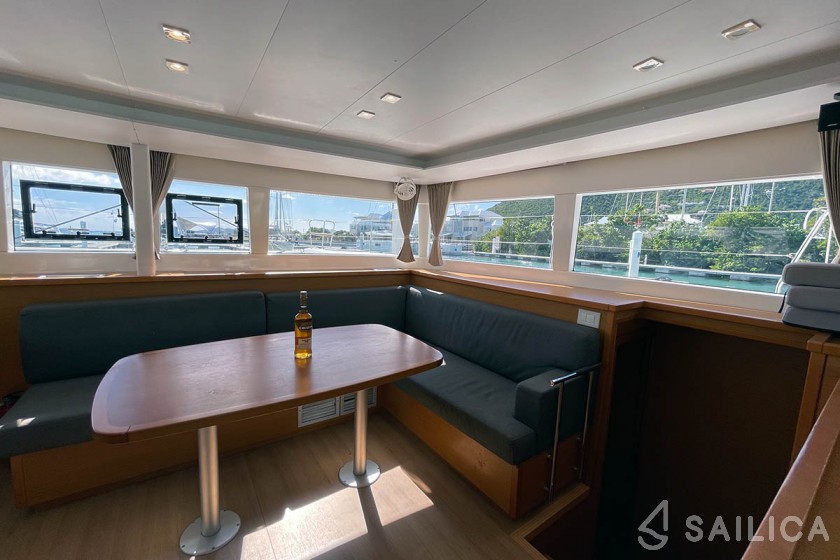 Lagoon 450 F - 4 + 2 cab. - Yacht Charter Sailica