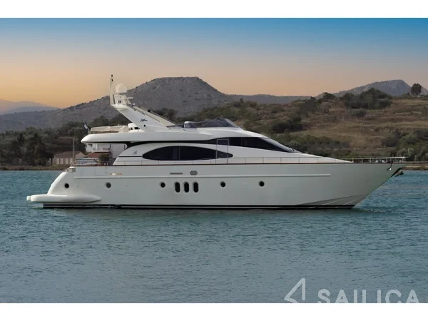 Azimut 74 - Yacht Charter Sailica