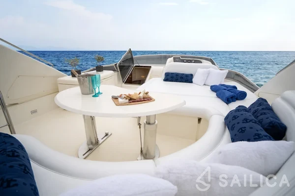 Azimut 74 - Yacht Charter Sailica