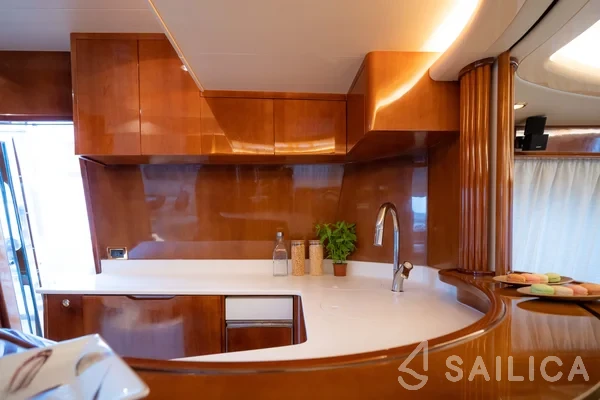 Azimut 74 - Yacht Charter Sailica