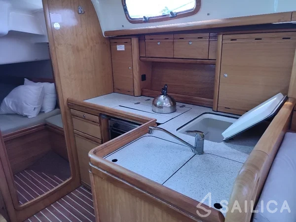 Bavaria 37 Cruiser - Yacht Charter Sailica
