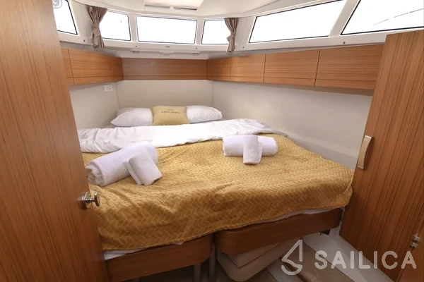Greenline 33 - Yacht Charter Sailica