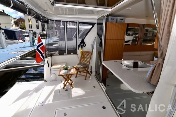 Greenline 33 - Yacht Charter Sailica