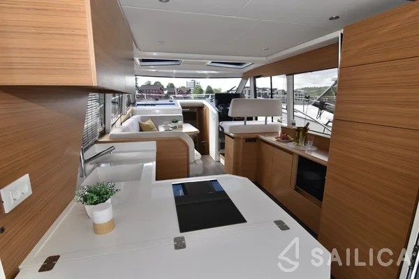 Greenline 39 - Yacht Charter Sailica