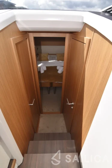 Greenline 39 - Yacht Charter Sailica