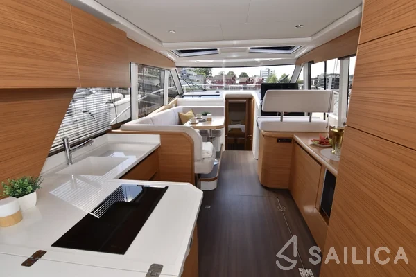 Greenline 39 - Yacht Charter Sailica