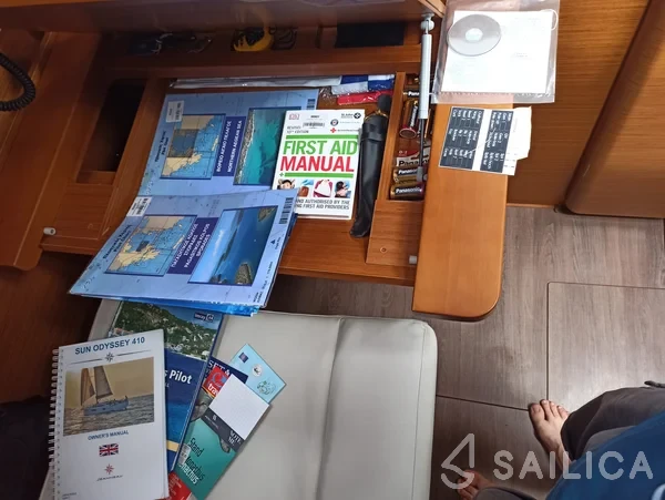 Sun Odyssey 410 - Yacht Charter Sailica