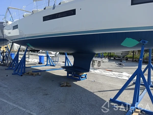 Sun Odyssey 410 - Yacht Charter Sailica