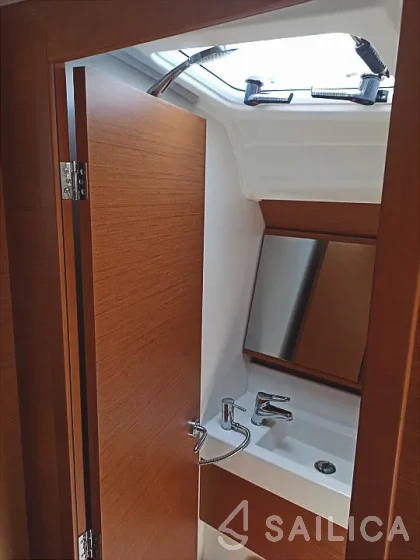 Sun Odyssey 410 - Yacht Charter Sailica