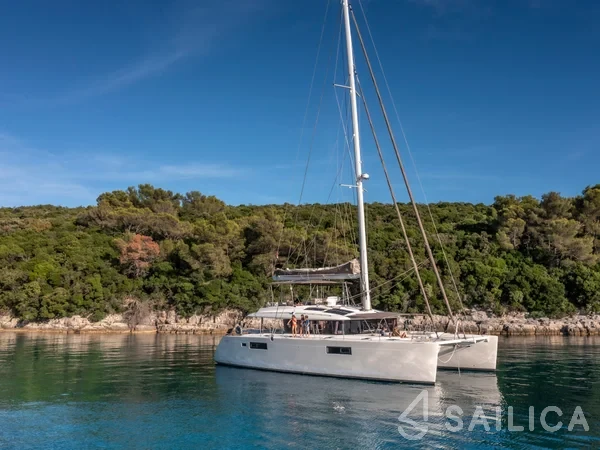 Lagoon 560 - Yacht Charter Sailica