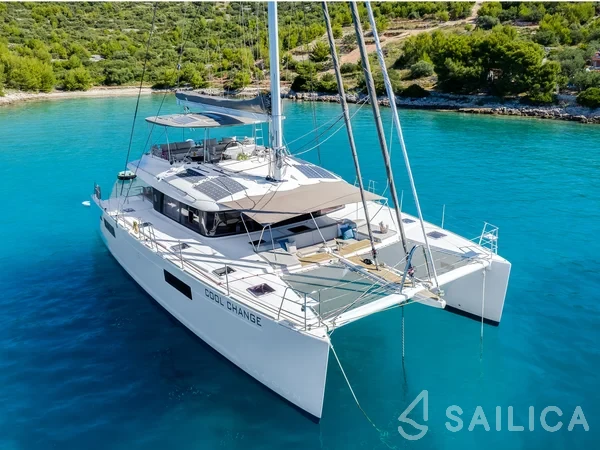 Lagoon 560 - Yacht Charter Sailica
