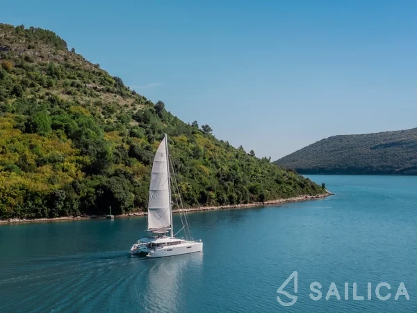 Lagoon 560 - Yacht Charter Sailica