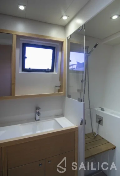 Lagoon 560 - Yacht Charter Sailica