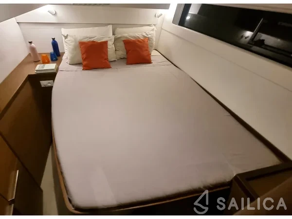 Lagoon 40 - Yacht Charter Sailica