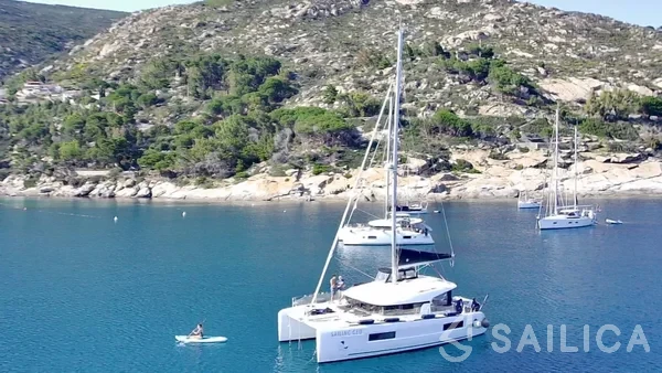 Lagoon 40 - Yacht Charter Sailica