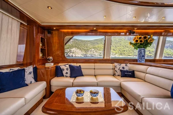 Falcon 86 - Photo #31 Falcon 86 - Yacht Charter Sailica