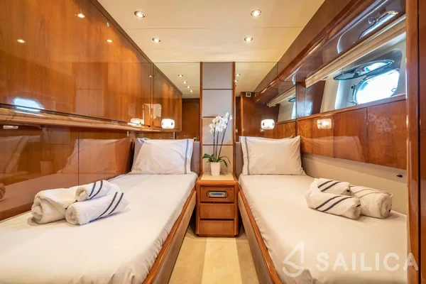 Falcon 86 - Photo #35 Falcon 86 - Yacht Charter Sailica