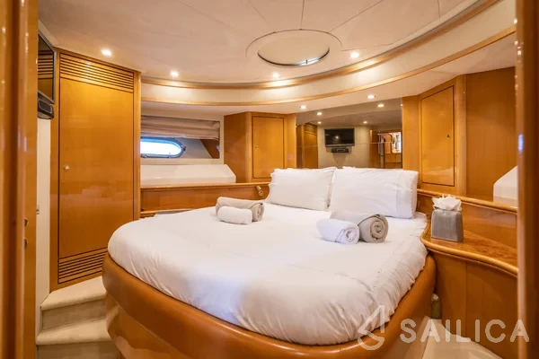 Altamar 64 - Yacht Charter Sailica