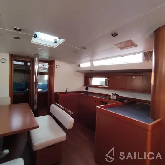 Oceanis 48 - Yacht Charter Sailica