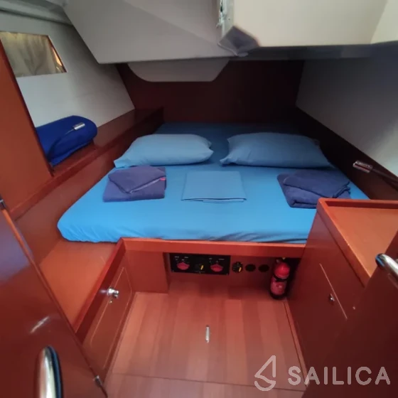 Oceanis 48 - Yacht Charter Sailica
