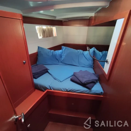Oceanis 48 - Yacht Charter Sailica