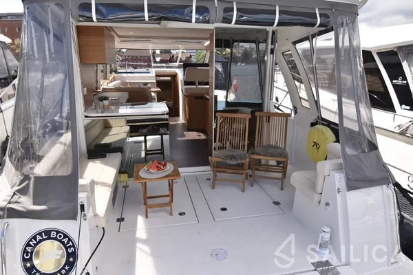 Greenline 39 - Yacht Charter Sailica