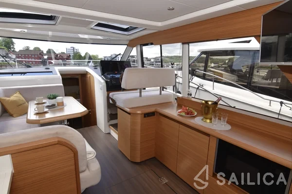 Greenline 39 - Yacht Charter Sailica