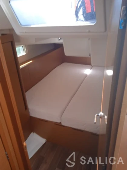 Sun Odyssey 490 - Yacht Charter Sailica