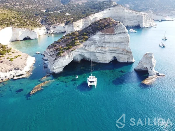 Lagoon 42 - Yacht Charter Sailica
