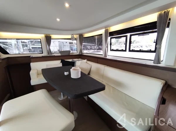 Lagoon 42 - Yacht Charter Sailica