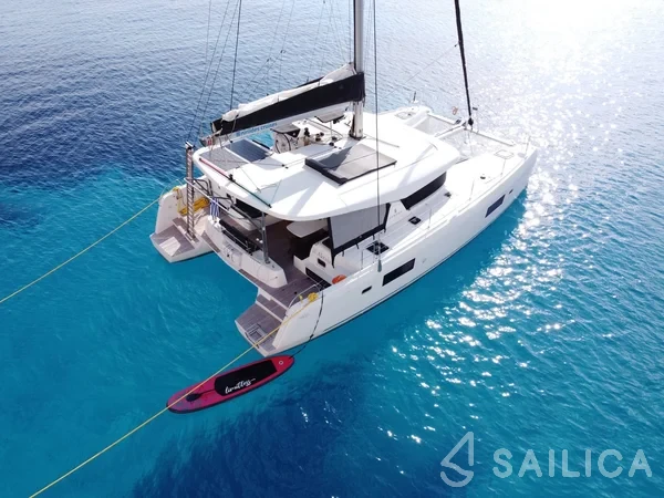 Lagoon 42 - Yacht Charter Sailica
