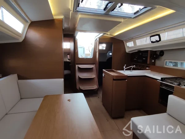 Sun Odyssey 410 - Yacht Charter Sailica