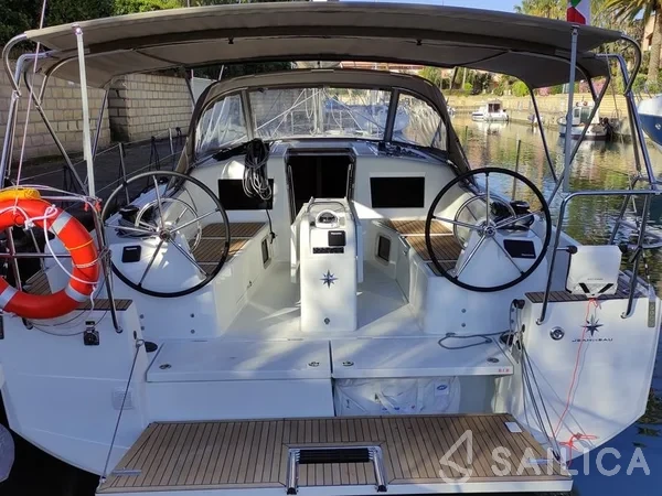 Sun Odyssey 410 - Yacht Charter Sailica