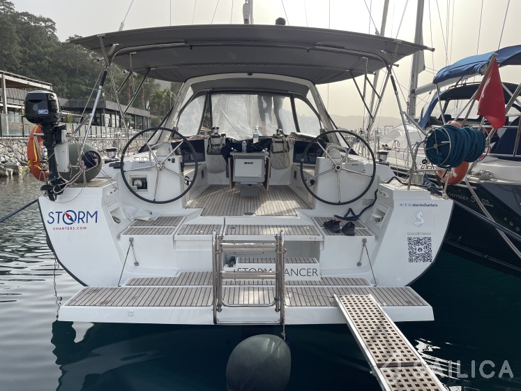 Oceanis 45 - Yacht Charter Sailica