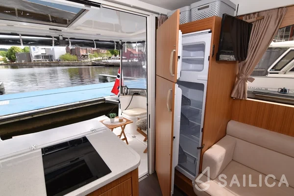 Greenline 33 - Yacht Charter Sailica