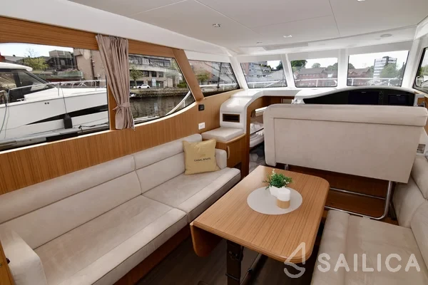 Greenline 33 - Yacht Charter Sailica