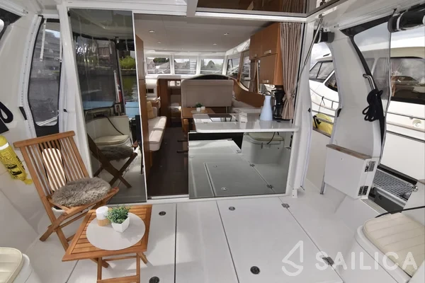 Greenline 33 - Yacht Charter Sailica