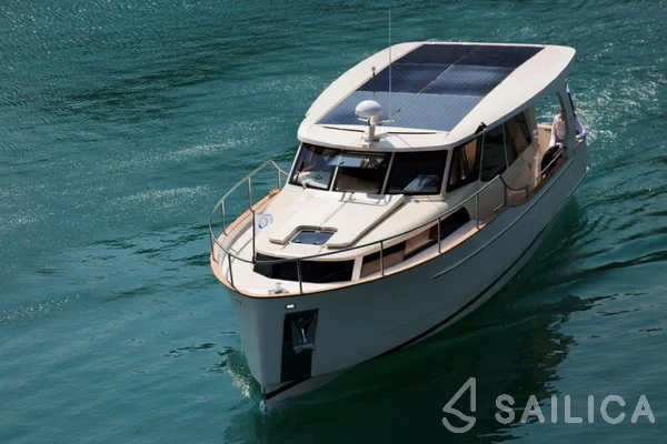 Greenline 33 - Yacht Charter Sailica