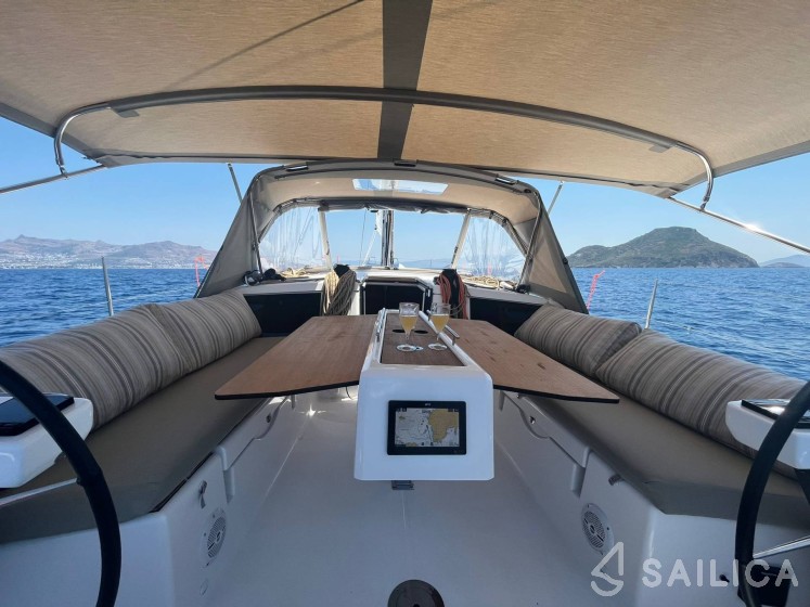 Dufour 430 - Yacht Charter Sailica