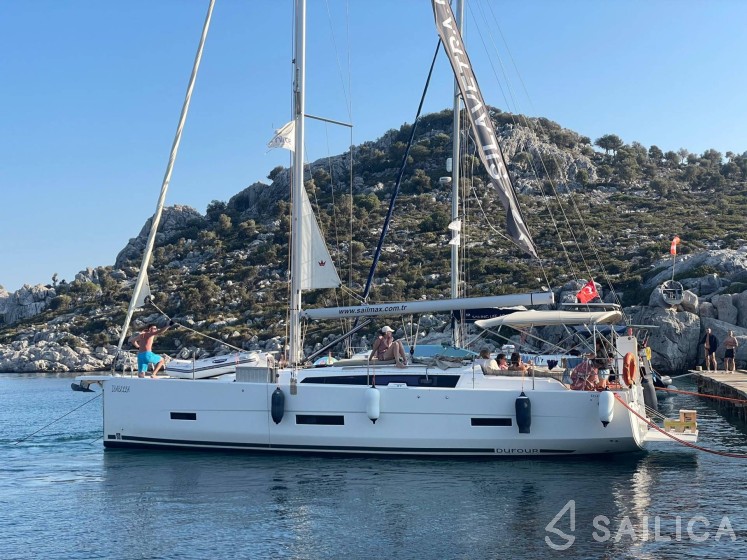 Dufour 430 - Yacht Charter Sailica