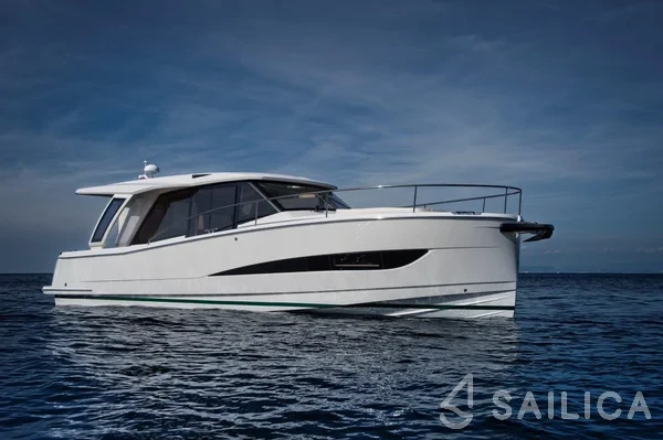 Greenline 39 - Yacht Charter Sailica