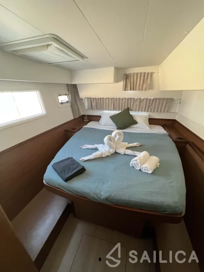Lagoon 42 - Yacht Charter Sailica