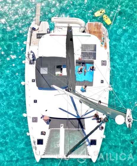 Lagoon 42 - Yacht Charter Sailica