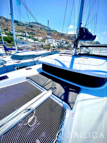 Lagoon 42 - Yacht Charter Sailica
